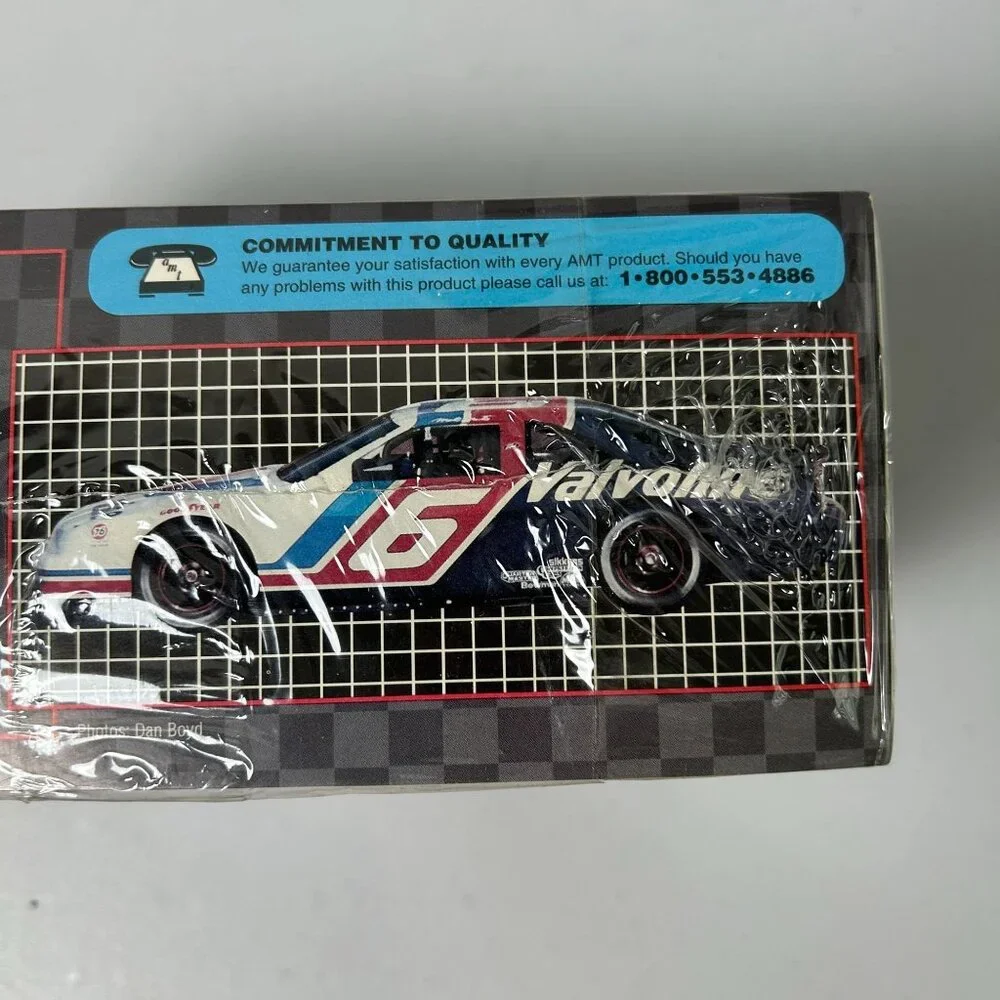 AMT ERTL Valvoline Thunderbird Model Kit 1/25 Scale 8756 NEW‎ Sealed 1992 USA